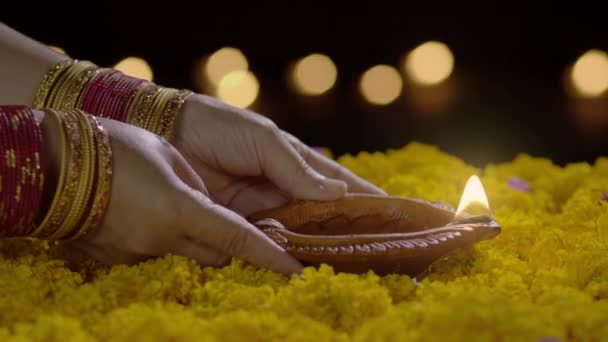 Clay Diya Λαμπτήρες Άναψε Κατά Διάρκεια Diwali Γιορτή Diwali Deepavali — Αρχείο Βίντεο