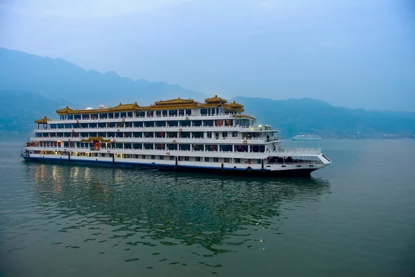 Cruise on the Yangtze River