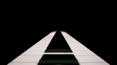 Yansıtılmış piyano klavye