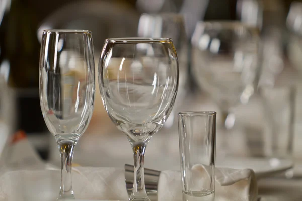 Mesa de cristal fino en un restaurante — Foto de Stock