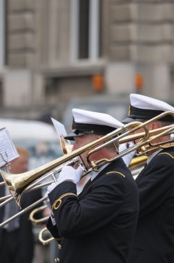 Deniz Kuvvetleri Orkestrası Belçika Milli gün boyunca yıllık askeri geçit töreninde yer alır