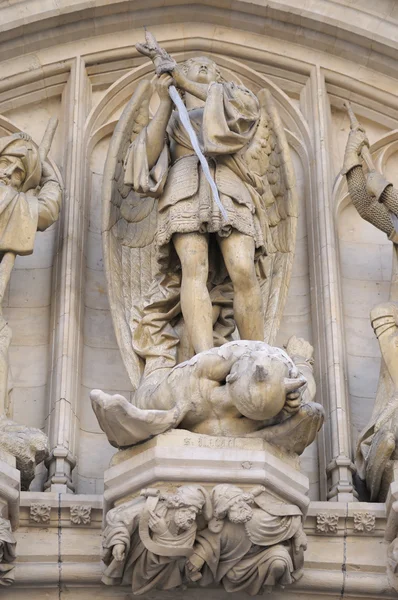 Angel on Hotel De Ville in Grand Place in Brussels, Belgium — Stock Photo, Image