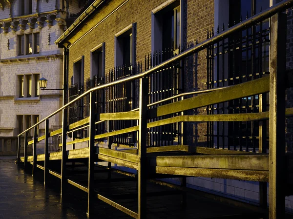 Noche lluviosa en Amberes —  Fotos de Stock