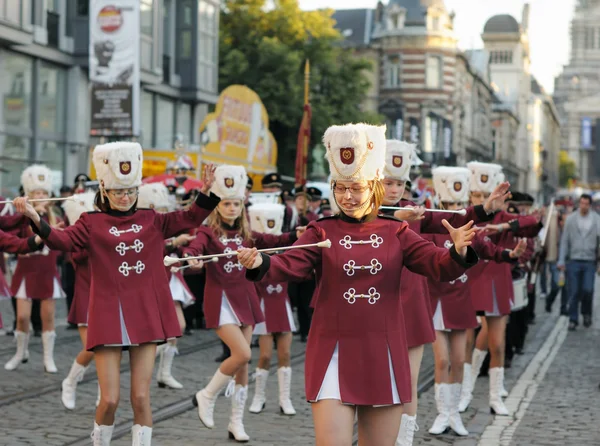 Royale φανφάρες communale de huissignies σε defile κατά τη διάρκεια εθνική εορτή του Βελγίου — Φωτογραφία Αρχείου
