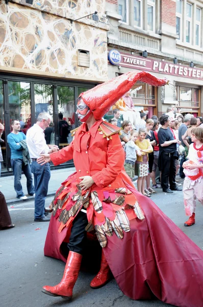 Účastník přehlídky Zinneke 22. května 2010 v Bruselu, Belgie. — Stock fotografie