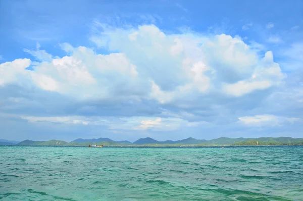 Вид на море рядом с островом Пхукет в Таиланде — стоковое фото