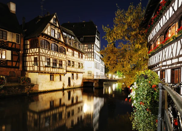 Night view of Petit France area in Strasbourg in summer — Stock Photo, Image