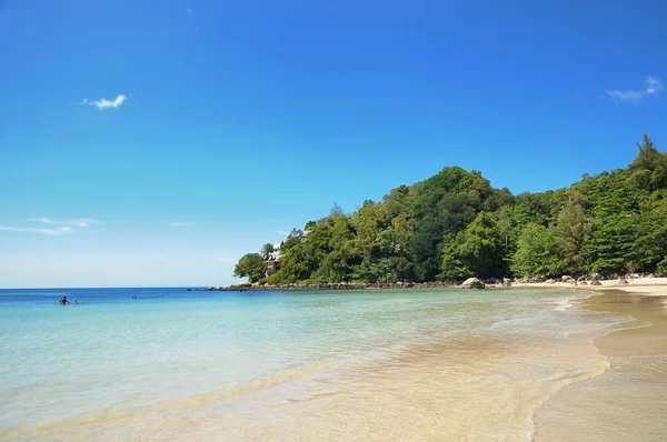 Kamala bay in thailand eiland phuket — Stockfoto