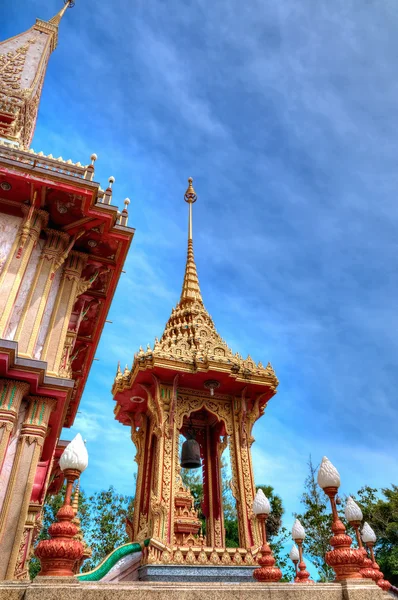 Буддийский храм Ват Чалонг в Пхукете, Таиланд — стоковое фото