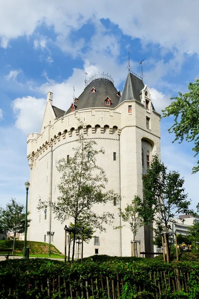Slott i Bryssel på tunnelbanestationen porte de hal Stockfoto