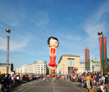 Brussels, Belçika-Eylül 8: defile balon günü geçit ünlü çizgi film karakterleri gelen 8 Eylül 2012 tarihinde Brüksel'de l'albertine yerleştirmek.
