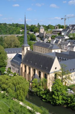 Sakin bir günde Lüksemburg şehrinde de Neumünster Manastırı