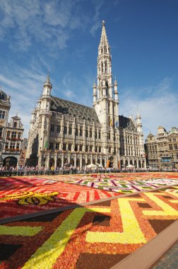 Brussels, Belçika-Ağustos 15: Afrika Tema çiçek halı 15 Ağustos, grand yerine farklı ülkeden turist çeken 2012 Brüksel. Bu Bienali