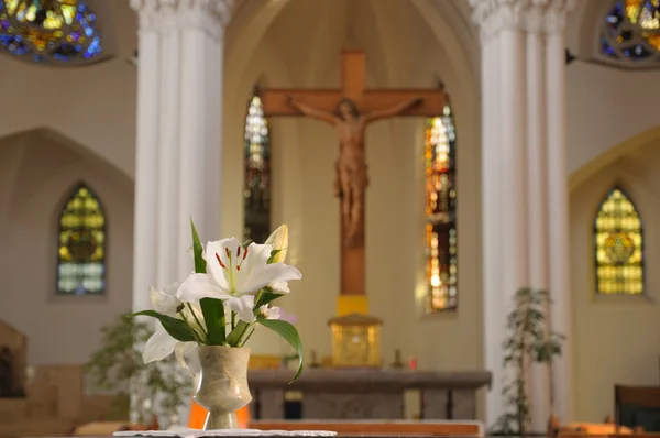 Interiör i katolska kyrkan i Bryssel — Stockfoto