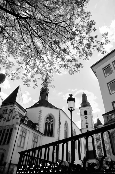 卢森堡市圣阿尔方斯教堂的角度视图 — 图库照片