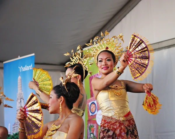 บรัสเซลส์, เบลเยียม-สิงหาคม 9: นักเต้นที่ไม่ระบุตัวตนแสดงในงานเฉลิมฉลอง Essence of Thailand VII ในบรัสเซลส์ 9 กันยายน 2012 . — ภาพถ่ายสต็อก