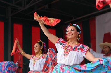 xochicalli Meksika folklorik bale yapmak bir konserinde grand place üzerinde