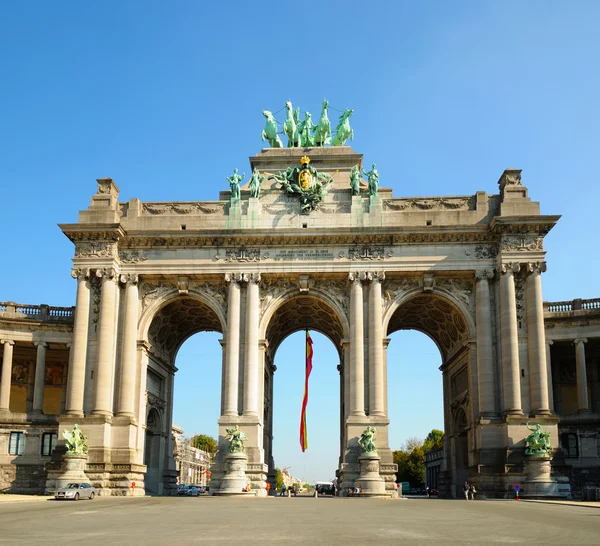 Triumph Arch in Cinquantennaire Parc in Brussels — Stock Photo, Image