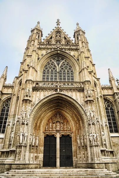 Entrée dans l'église du Petit Sablon à Bruxelles — Photo