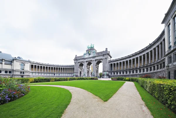 El Arco del Triunfo en el Parque del Cincuentenario en Bruselas Imagen de stock