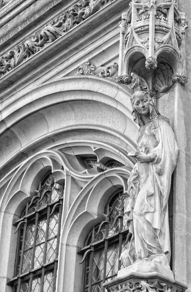 Estatua de Santa Gúdula en Bruselas Imágenes de stock libres de derechos