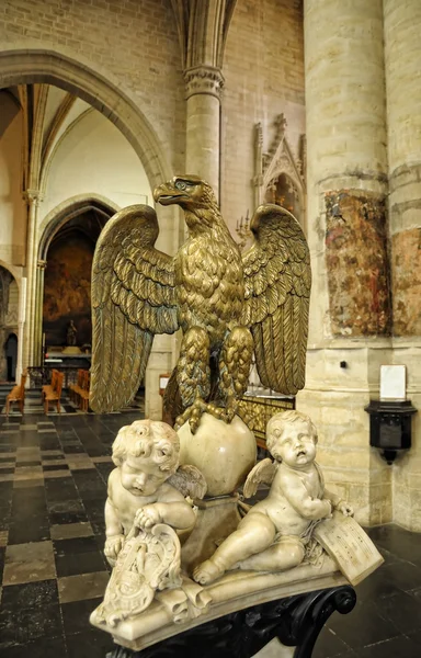 Interior of Grand Sablon - Eglise de la Chapelle church — Stock Photo, Image