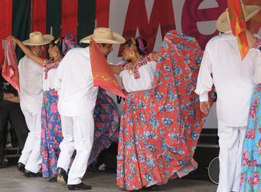 xochicalli Meksika folklorik bale dansçıları