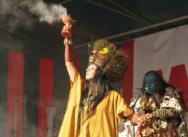 El grupo mexicano Pueblo Maya de Xcaret reconstruye un ritual de purificación —  Fotos de Stock
