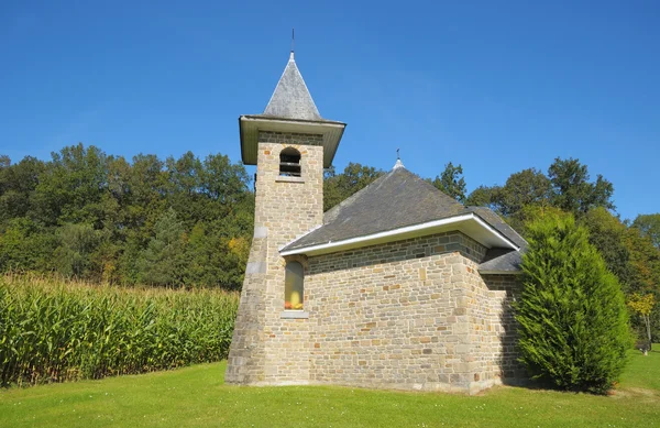 ベルギー ワロンの小さな典型的な礼拝堂 — ストック写真
