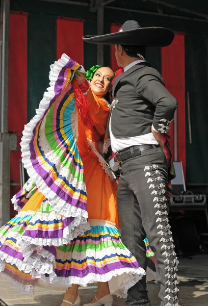 xochicalli Meksika folklorik bale bir konserinde grand place üzerinde gerçekleştirir.