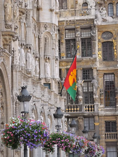 City hall and guild houses on Grand Place in Brussels — Stock Photo, Image