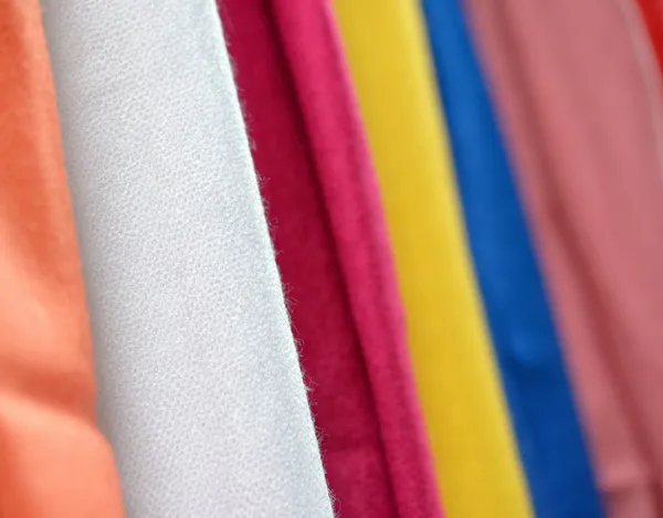 Foulards de différentes couleurs — Photo