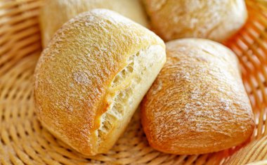 köy sepeti küçük ekmekler