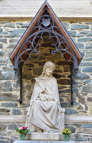 Staty av jesus på Sankt martinus basilica — Stockfoto
