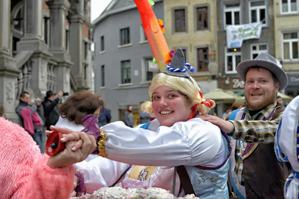 Procesja na placu grote markt podczas wyborów książę i księżna karnawał w halle — Zdjęcie stockowe