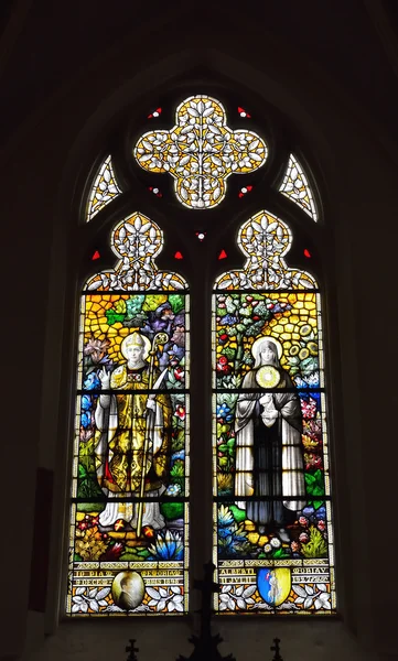Janela de vidro manchado no neogótico Igreja de Santa Bárbara construída em 1869 — Fotografia de Stock