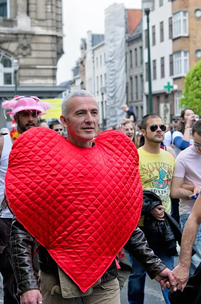 Deelnemers van gay pride-parade in Brussel — Stockfoto