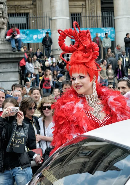 Activisten van gay pride-parade in versmalling — Stockfoto