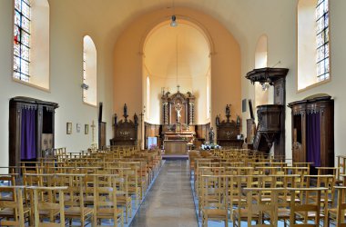 Saint Jean-Baptiste Parish Kilisesi, komün öncesi-le-Comte Valon içinde iç
