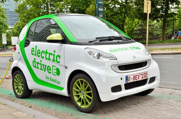 Zen araba elektrikli sürücü otomatik çoğu Brüksel şehir merkezinde Kiralık elektrikli araçların ilk.