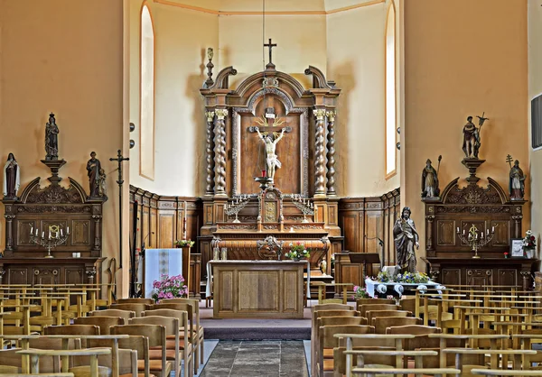 Interior de la iglesia parroquial Saint Jean-Baptiste, comuna Braine-le-Comte en Valón . — Foto de Stock