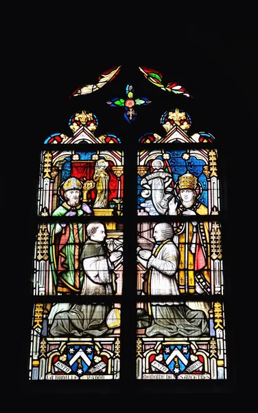 Janela de vidro manchado na igreja de Saint Gery.Braine-le-Comte — Fotografia de Stock