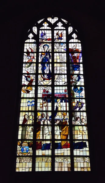 Glasraam in de kerk van saint gery. — Stockfoto