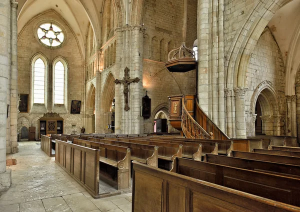 Geburtskirche der Heiligen Jungfrau aus dem 13. Jahrhundert, Frankreich — Stockfoto