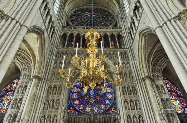 Kathedraal van onze dame van reims of notre-dame de reims — Stockfoto