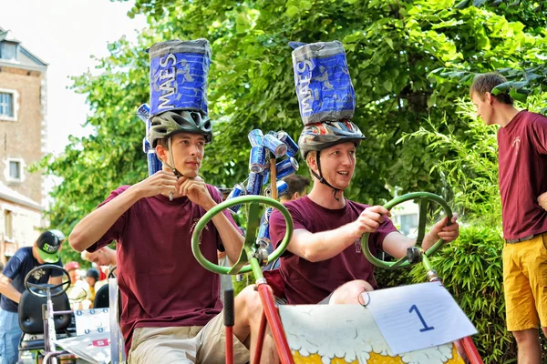 П'ятий gocarts гонці в історичного центру Галле, Бельгія — стокове фото