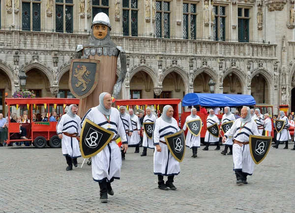 Ceremony of Plantation of Meyboom starts on Grand Place — Stock Photo, Image