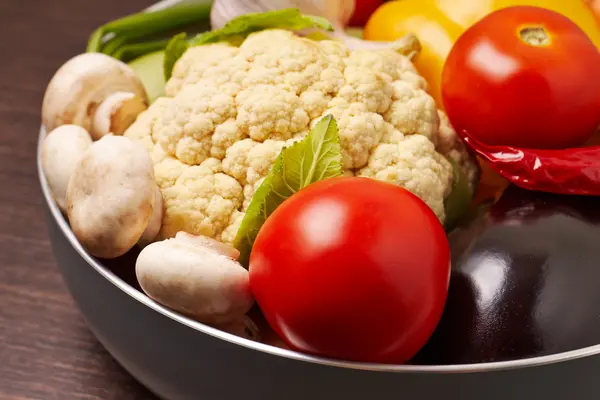 Fresh Vegetables in a pot — Stock Photo, Image