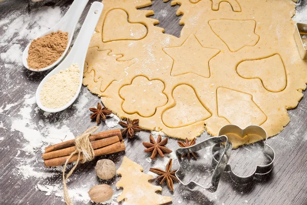 Preparing gingerbread cookies with ingredients — Stock Photo, Image