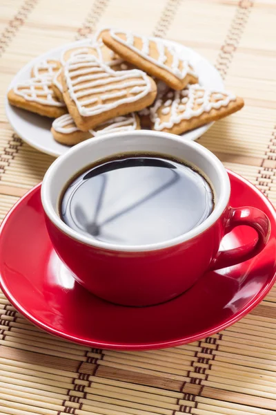 Cup of coffee with gingerbread cookies. — Stock Photo, Image